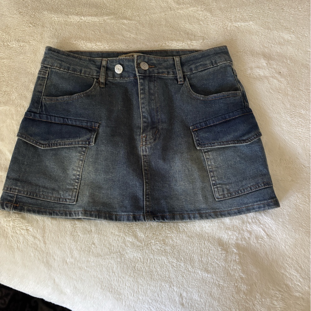 Juniors/ladies denim cargo skirt
